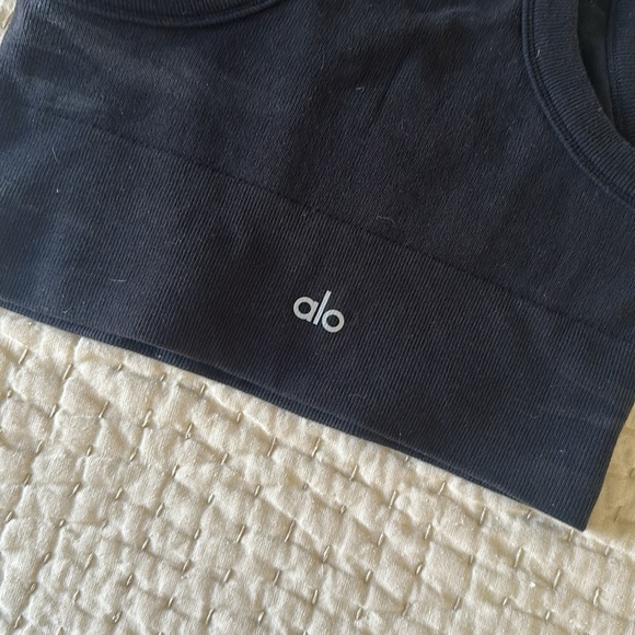 Alo crop top - Picture 3 of 3